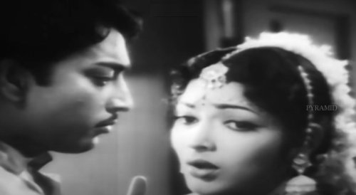 enna ninaithu ennai - Nenjil or Aalayam (1962)