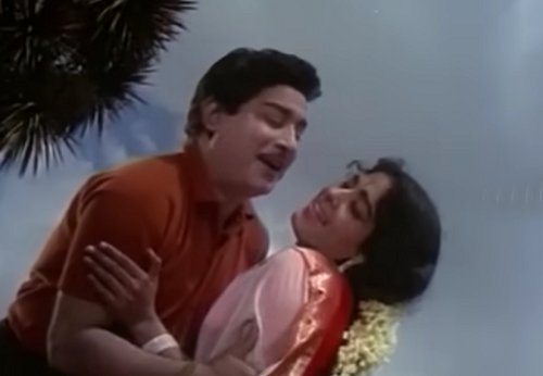 poo maalaiyil or malligai - Ooty varai uravu (1967)